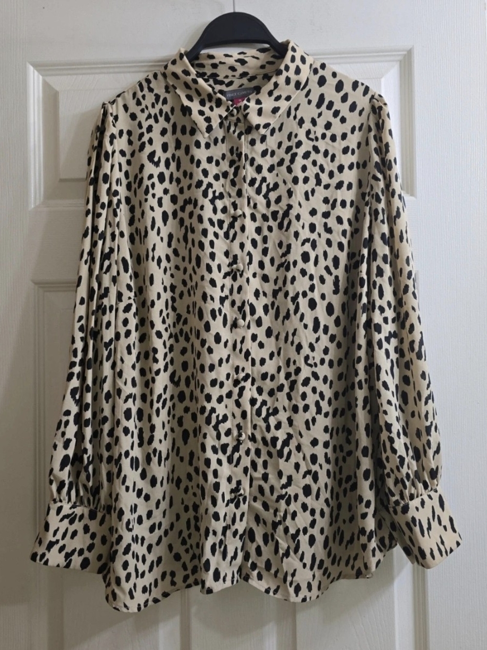 Vince Camuto Plus Size 1X Beige and Black Leopard-Print Button Front Blouse